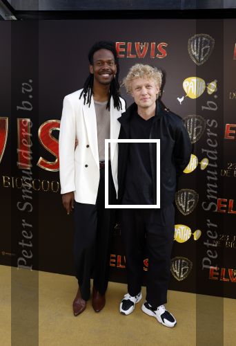 Amsterdam 13 juni 2022
Premiere Elvis in Tuschinski.
Jeangu Macrooy met partner Sebas