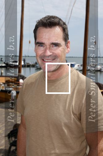 Volendam 30 juni 2022
CD presentatie bij Lotje van Edwin v Hoevelaak en zijn vriendin Natasja Poels . jan Keizer reikte de eerste cd uit. Jeroen v d Boom