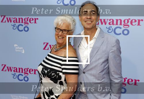 Amsterdam 25 juni 2022
Premiere zwanger en Co in Tuschinski . Johan Nijenhuis met moeder