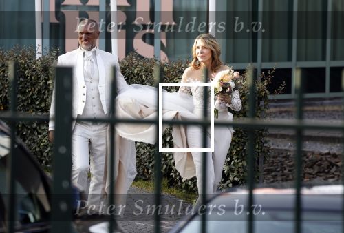 Rotterdam 25 maart 2022
John de Wolf en zijn vrouw Inge Zijdenbos trouwen in het Zalmhuis. Jochem Myjer trouwt ze.