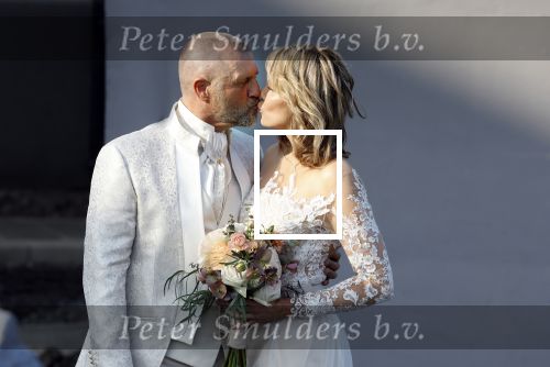 Rotterdam 25 maart 2022
John de Wolf en zijn vrouw Inge Zijdenbos trouwen in het Zalmhuis. Jochem Myjer trouwt ze.