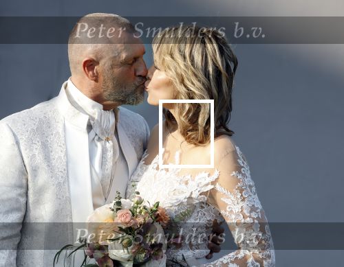 Rotterdam 25 maart 2022
John de Wolf en zijn vrouw Inge Zijdenbos trouwen in het Zalmhuis. Jochem Myjer trouwt ze.