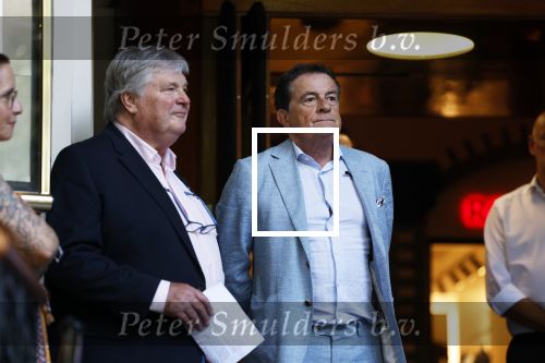 Amsterdam 1 juli 2022
Onthulling kunstwerk met daarop Willy Alberti en Johnny Kraaijkamp bij hotel Americain.
Aanwezig de kinderen Tonny Alberti en Willeke Alberti en Johnny Kraaijkamp en Sanne Kraaijkamp