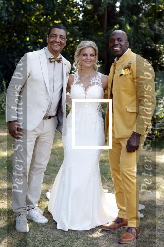 Tilburg 16 juli 2022
Trouwen Steven Brunswijk en zijn vrouw Ayla Guiaux .
Jorgen Raymann trouwde het stel