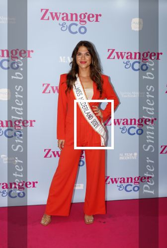 Amsterdam 25 juni 2022
Premiere zwanger en Co in Tuschinski .
Miss Nederland Julia Sinning