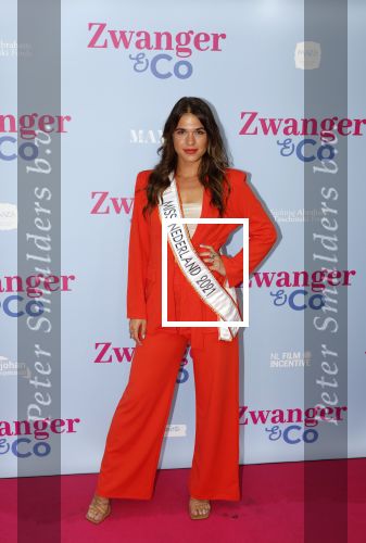 Amsterdam 25 juni 2022
Premiere zwanger en Co in Tuschinski .
Miss Nederland Julia Sinning