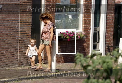 Monnickendam 19 juli 2022
Katja Schuurman met haar dochtertje Coco aan het winkelen