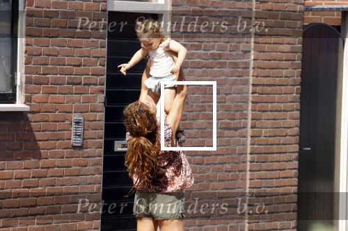 Monnickendam 19 juli 2022
Katja Schuurman met haar dochtertje Coco aan het winkelen