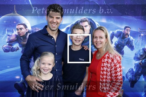 Amsterdam 12 juni 2022
Premiere Lightning (pixar) in Pathe Amsterdam noord.
Kees Kwakman met vrouw en kinderen