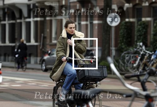 Amsterdam 16 maart 2022
Kim v Kooten op de fiets in Amsterdam zuid