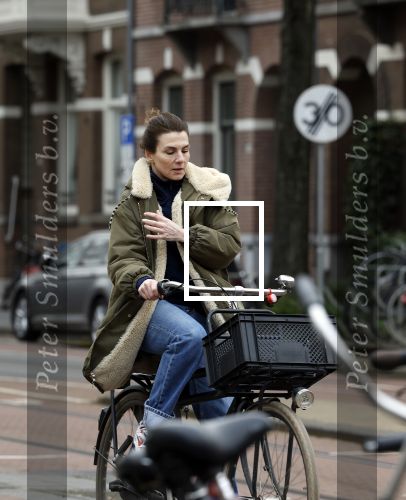 Amsterdam 16 maart 2022
Kim v Kooten op de fiets in Amsterdam zuid