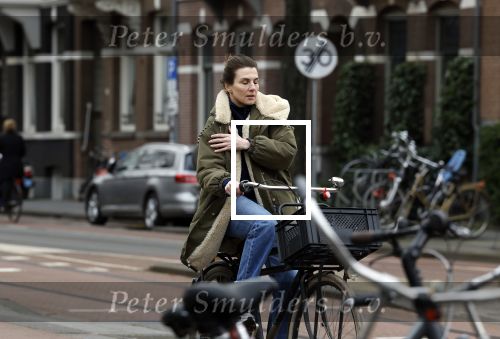 Amsterdam 16 maart 2022
Kim v Kooten op de fiets in Amsterdam zuid