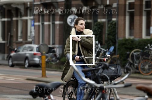 Amsterdam 16 maart 2022
Kim v Kooten op de fiets in Amsterdam zuid