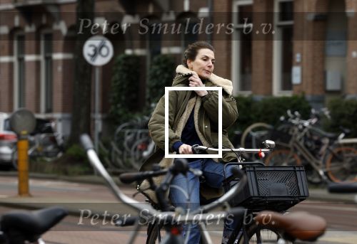 Amsterdam 16 maart 2022
Kim v Kooten op de fiets in Amsterdam zuid