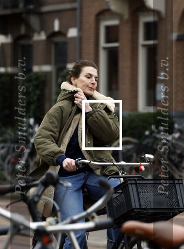 Amsterdam 16 maart 2022
Kim v Kooten op de fiets in Amsterdam zuid
