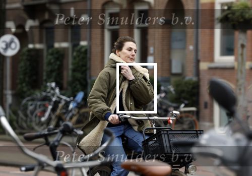 Amsterdam 16 maart 2022
Kim v Kooten op de fiets in Amsterdam zuid