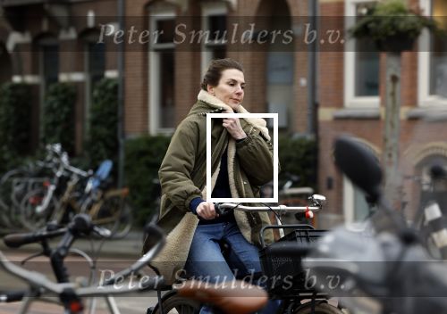 Amsterdam 16 maart 2022
Kim v Kooten op de fiets in Amsterdam zuid