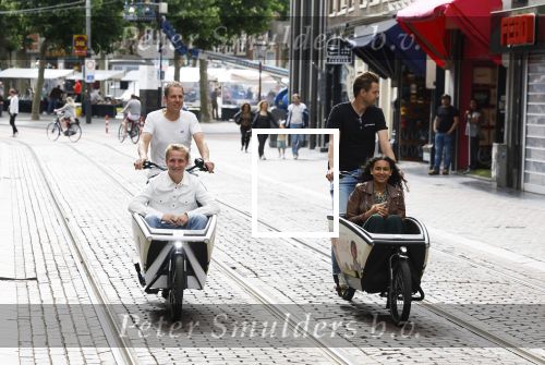 Amsterdam 3 juli 2022
Premiere Knor in Tuschinski.
Cast oa Alex Klaassen Henry v Loon en Jelka v Houten