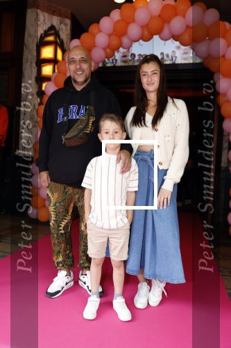 Amsterdam 3 juli 2022
Premiere Knor in Tuschinski.
Cast oa Alex Klaassen Henry v Loon en Jelka v Houten