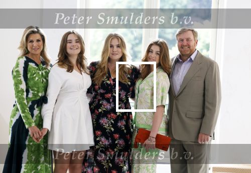 Den Haag 24 juni 2022
Het jaarlijkse fotouurtje in paleis Noordeinde. Aanwezig Koning Willem Alexander Koningin Maxima Prinses Amalia Prinses Alexia en Prinses Ariane