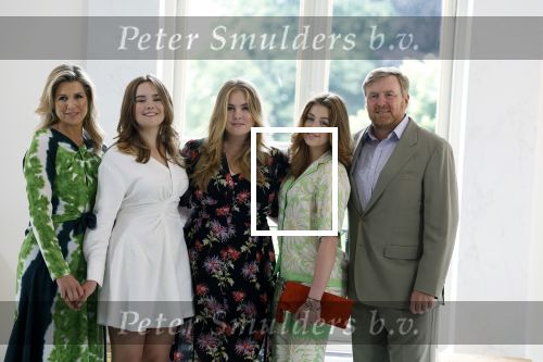 Den Haag 24 juni 2022
Het jaarlijkse fotouurtje in paleis Noordeinde. Aanwezig Koning Willem Alexander Koningin Maxima Prinses Amalia Prinses Alexia en Prinses Ariane