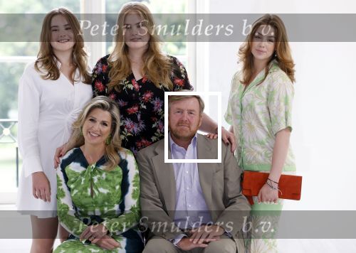 Den Haag 24 juni 2022
Het jaarlijkse fotouurtje in paleis Noordeinde. Aanwezig Koning Willem Alexander Koningin Maxima Prinses Amalia Prinses Alexia en Prinses Ariane