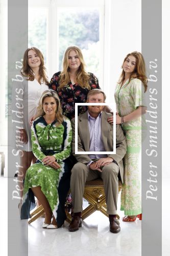 Den Haag 24 juni 2022
Het jaarlijkse fotouurtje in paleis Noordeinde. Aanwezig Koning Willem Alexander Koningin Maxima Prinses Amalia Prinses Alexia en Prinses Ariane