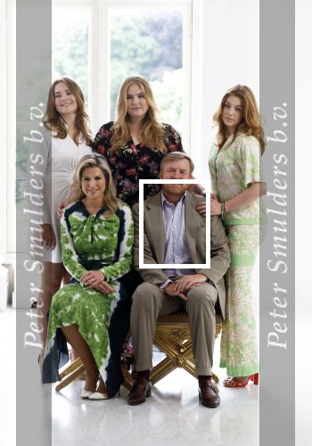 Den Haag 24 juni 2022
Het jaarlijkse fotouurtje in paleis Noordeinde. Aanwezig Koning Willem Alexander Koningin Maxima Prinses Amalia Prinses Alexia en Prinses Ariane