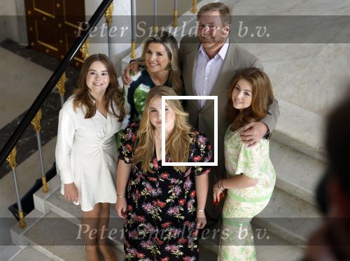 Den Haag 24 juni 2022
Het jaarlijkse fotouurtje in paleis Noordeinde. Aanwezig Koning Willem Alexander Koningin Maxima Prinses Amalia Prinses Alexia en Prinses Ariane