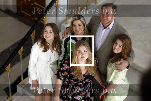 Den Haag 24 juni 2022
Het jaarlijkse fotouurtje in paleis Noordeinde. Aanwezig Koning Willem Alexander Koningin Maxima Prinses Amalia Prinses Alexia en Prinses Ariane