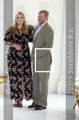 Den Haag 24 juni 2022
Het jaarlijkse fotouurtje in paleis Noordeinde. Aanwezig Koning Willem Alexander Koningin Maxima Prinses Amalia Prinses Alexia en Prinses Ariane