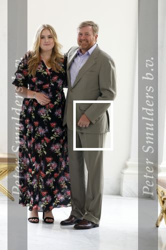 Den Haag 24 juni 2022
Het jaarlijkse fotouurtje in paleis Noordeinde. Aanwezig Koning Willem Alexander Koningin Maxima Prinses Amalia Prinses Alexia en Prinses Ariane