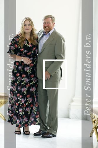 Den Haag 24 juni 2022
Het jaarlijkse fotouurtje in paleis Noordeinde. Aanwezig Koning Willem Alexander Koningin Maxima Prinses Amalia Prinses Alexia en Prinses Ariane