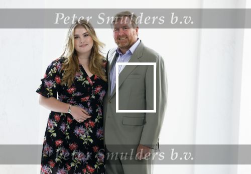 Den Haag 24 juni 2022
Het jaarlijkse fotouurtje in paleis Noordeinde. Aanwezig Koning Willem Alexander Koningin Maxima Prinses Amalia Prinses Alexia en Prinses Ariane