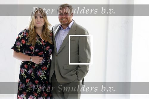 Den Haag 24 juni 2022
Het jaarlijkse fotouurtje in paleis Noordeinde. Aanwezig Koning Willem Alexander Koningin Maxima Prinses Amalia Prinses Alexia en Prinses Ariane