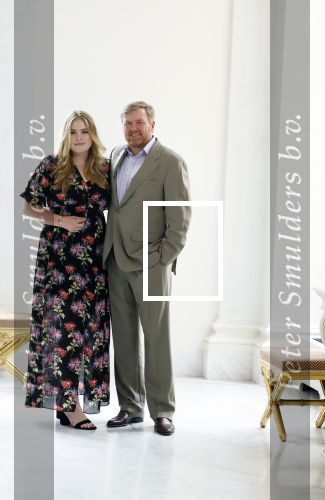 Den Haag 24 juni 2022
Het jaarlijkse fotouurtje in paleis Noordeinde. Aanwezig Koning Willem Alexander Koningin Maxima Prinses Amalia Prinses Alexia en Prinses Ariane