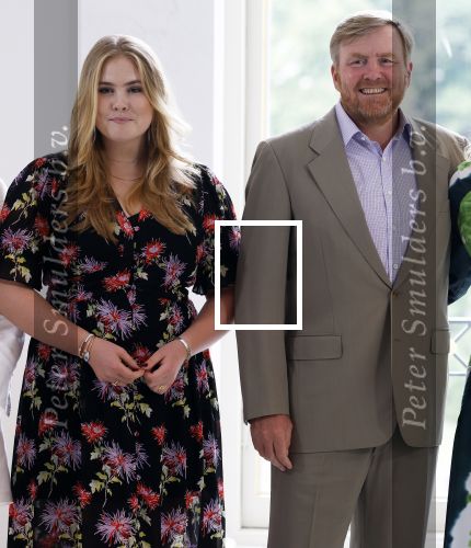 Den Haag 24 juni 2022
Het jaarlijkse fotouurtje in paleis Noordeinde. Aanwezig Koning Willem Alexander Koningin Maxima Prinses Amalia Prinses Alexia en Prinses Ariane