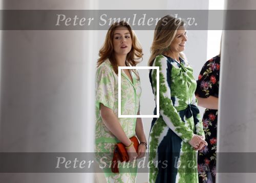 Den Haag 24 juni 2022
Het jaarlijkse fotouurtje in paleis Noordeinde. Aanwezig Koning Willem Alexander Koningin Maxima Prinses Amalia Prinses Alexia en Prinses Ariane