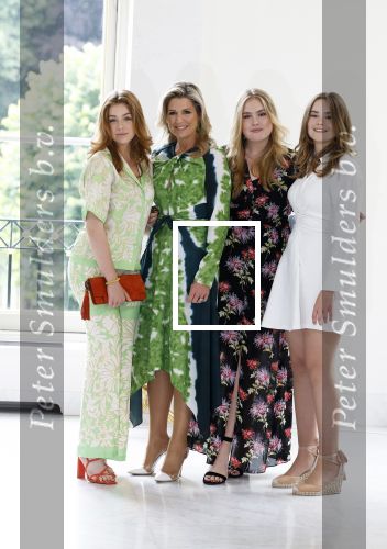 Den Haag 24 juni 2022
Het jaarlijkse fotouurtje in paleis Noordeinde. Aanwezig Koning Willem Alexander Koningin Maxima Prinses Amalia Prinses Alexia en Prinses Ariane