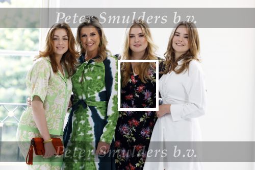 Den Haag 24 juni 2022
Het jaarlijkse fotouurtje in paleis Noordeinde. Aanwezig Koning Willem Alexander Koningin Maxima Prinses Amalia Prinses Alexia en Prinses Ariane