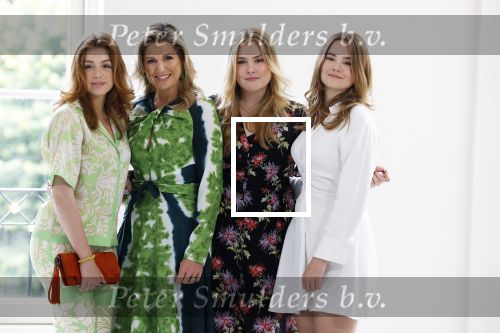 Den Haag 24 juni 2022
Het jaarlijkse fotouurtje in paleis Noordeinde. Aanwezig Koning Willem Alexander Koningin Maxima Prinses Amalia Prinses Alexia en Prinses Ariane