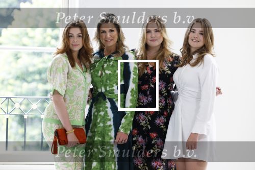 Den Haag 24 juni 2022
Het jaarlijkse fotouurtje in paleis Noordeinde. Aanwezig Koning Willem Alexander Koningin Maxima Prinses Amalia Prinses Alexia en Prinses Ariane