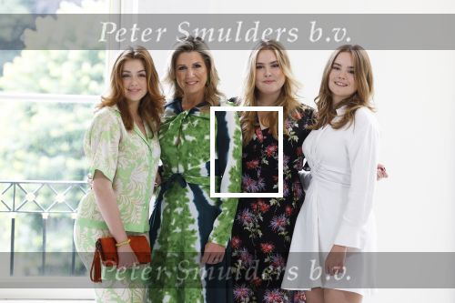 Den Haag 24 juni 2022
Het jaarlijkse fotouurtje in paleis Noordeinde. Aanwezig Koning Willem Alexander Koningin Maxima Prinses Amalia Prinses Alexia en Prinses Ariane
