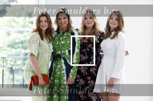 Den Haag 24 juni 2022
Het jaarlijkse fotouurtje in paleis Noordeinde. Aanwezig Koning Willem Alexander Koningin Maxima Prinses Amalia Prinses Alexia en Prinses Ariane