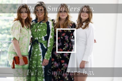 Den Haag 24 juni 2022
Het jaarlijkse fotouurtje in paleis Noordeinde. Aanwezig Koning Willem Alexander Koningin Maxima Prinses Amalia Prinses Alexia en Prinses Ariane
