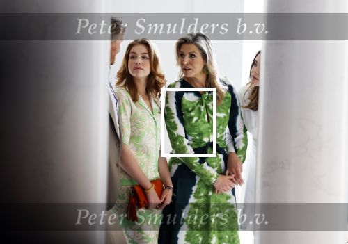 Den Haag 24 juni 2022
Het jaarlijkse fotouurtje in paleis Noordeinde. Aanwezig Koning Willem Alexander Koningin Maxima Prinses Amalia Prinses Alexia en Prinses Ariane