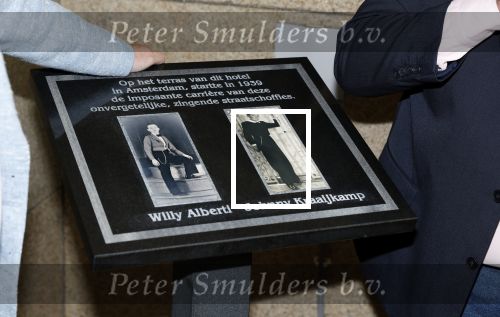 Amsterdam 1 juli 2022
Onthulling kunstwerk met daarop Willy Alberti en Johnny Kraaijkamp bij hotel Americain.
Aanwezig de kinderen Tonny Alberti en Willeke Alberti en Johnny Kraaijkamp en Sanne Kraaijkamp