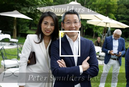 Wassenaar 6 juli 2022
Presentatie Forbes NL in samenwerking met FEEV op kasteel Wittenburg. Lase Hu met zijn vrouw