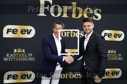 Wassenaar 6 juli 2022
Presentatie Forbes NL in samenwerking met FEEV op kasteel Wittenburg. Luiz Costa van Forbes Monaco en Forbes Nederland en Lase Hu