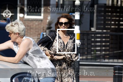 Huizen 19 juli 2022
Leontine Borsato bij de benzinepomp.